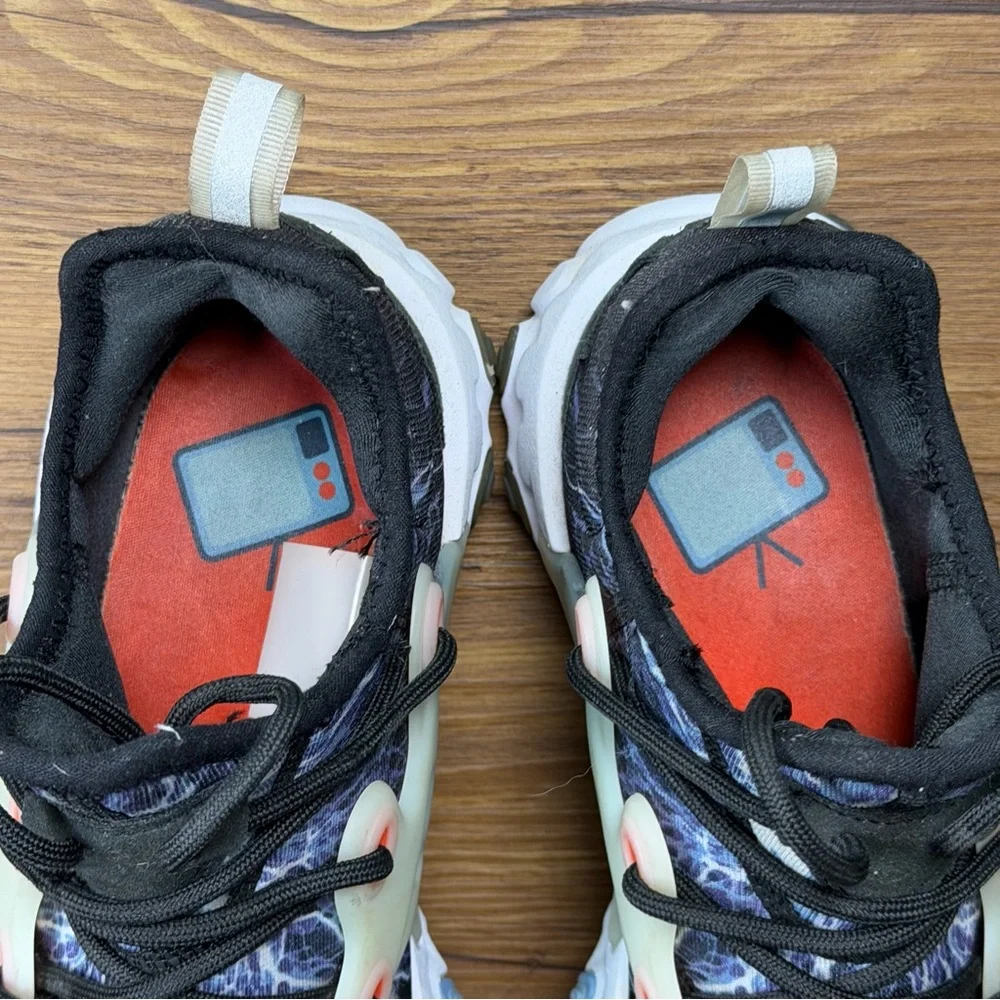 Nike React Presto “Trouble at Home” Sneaker lightning Women’s Size 6.5 (5Y) Shoe